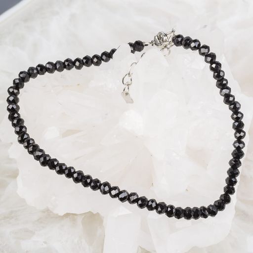 Браслет из черной Шпинели