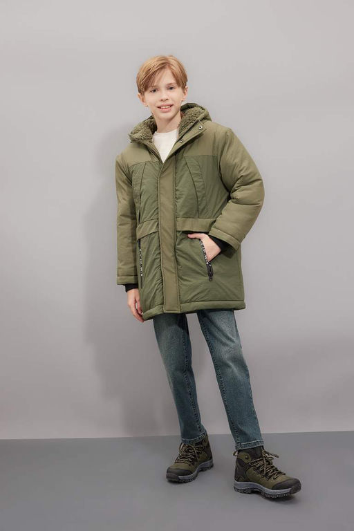 Водоотталкивающая парка с капюшоном и карманом на молнии с плюшевой подкладкой для мальчика - Defacto фото 2