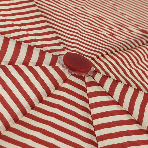 Зонт автомат Полоски ткань эпонж (полиэстер) с деколью, 8 лучей, д/купола 95см h56см, 3 сложения, 28см в сложенном виде, механизм против ветра, ручка с покрытием soft-touch, цвет красно-ванильный, 309гр (Китай) - Домашняя мода фото 5