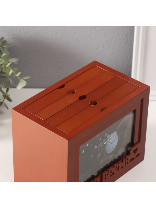 Фотоархив на 96 фото 10?15 см с фоторамкой 10?15 см Наше время, красное дерево, 20?15?12 см