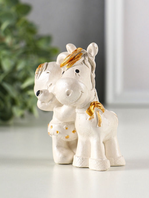 Фигурка гипс Мишка с лошадкой, 9?7?6 см, перламутр
