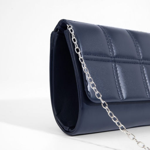 Сумка-клатч женская на магните, с серебристой цепочкой, однотонная, со стёжкой, синяя