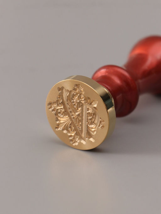 Печать для сургуча с пластиковой ручкой «Буква V на вензеле», 2.5×2.5×6.3 см