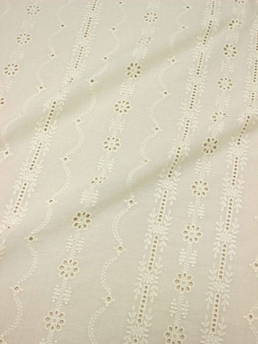 Шитье Цветочное ожерелье (фестоны с 2х сторон) цв.кремовый, ш.1.35м, батист, хл-100%, 80гр/м.кв