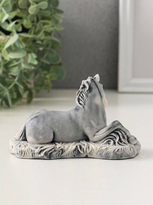 Сувенир "Лошадь лежащая" 7 см
