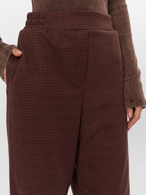 Брюки женские коричневые в клетку - Mark formelle фото 6
