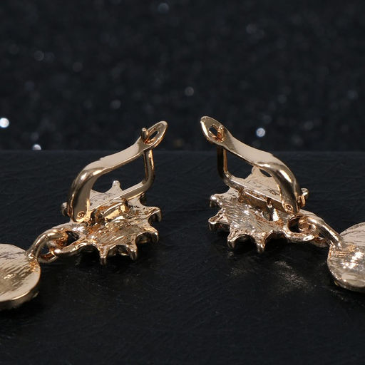 Серьги висячие со стразами Вечерние мадам, цвет бело-красный в золоте, 7см - Queen fair фото 2