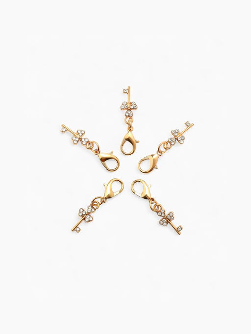 Цена за 5 шт. Шарм для браслета на карабине «Ключ», белый в золоте