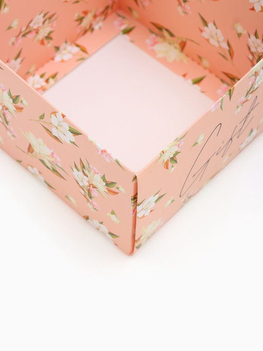 Цена за 3 шт. Коробка самосборная «Цветы Gift», размер 11×11×7 см, плотность 270 г/м²