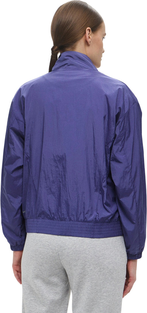 Ветровка женская