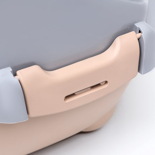 Туалет-домик угловой для кошек закрытый с дверцей 57×46×37 см, бежево-серый