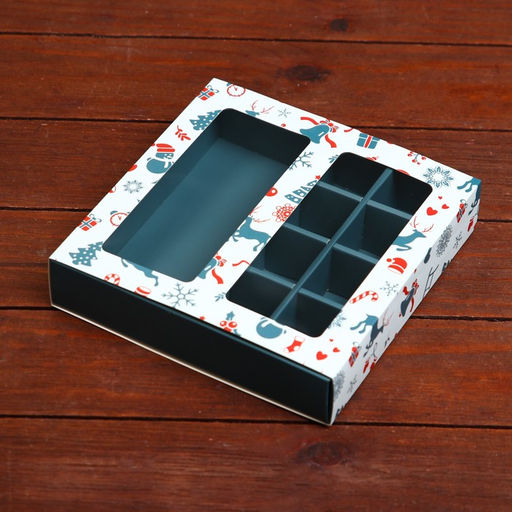 Коробка под 8 конфет и шоколад «С Новым годом!», 17.5×17.5×3.5 см