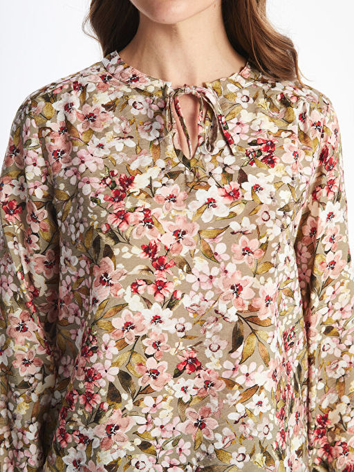 Ba?lamal? Yaka ?i?ekli Uzun Kollu Kad?n Bluz