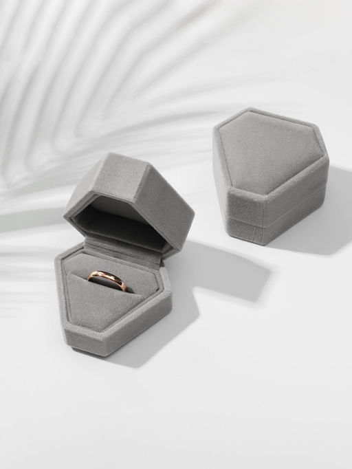Футляр под серьги, кольцо «Кристалл», бархатный, 6.5×6.4 см, серый