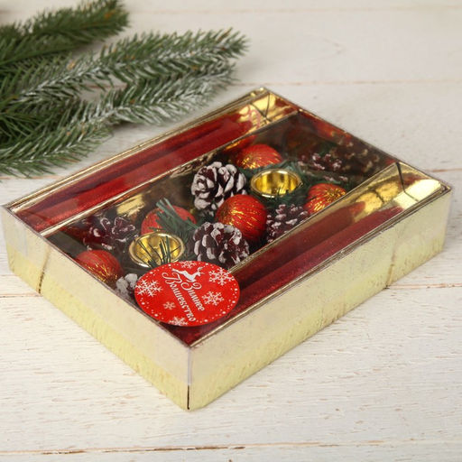 Свеча новогодняя с подсвечником «Красные шары и шишки», набор 4 шт., 4×13.5×17 см, красная