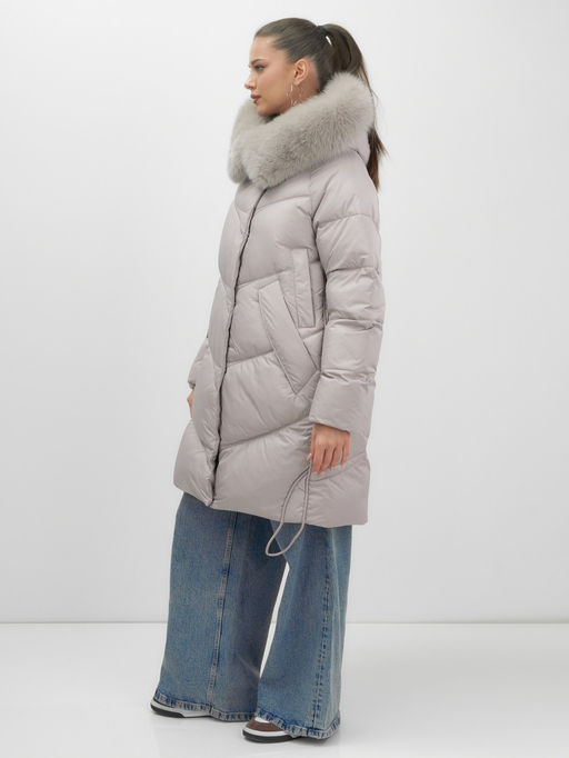 Пальто зимнее утепленное с мехом и капюшоном тренд светло-коричневого цвета 7745SK - Visdeer фото 11