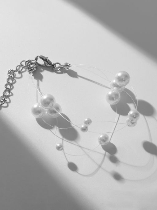 Браслет жемчуг «На леске», 3 нити, бусины №4, 6, 8, цвет белый в серебре, 16 см