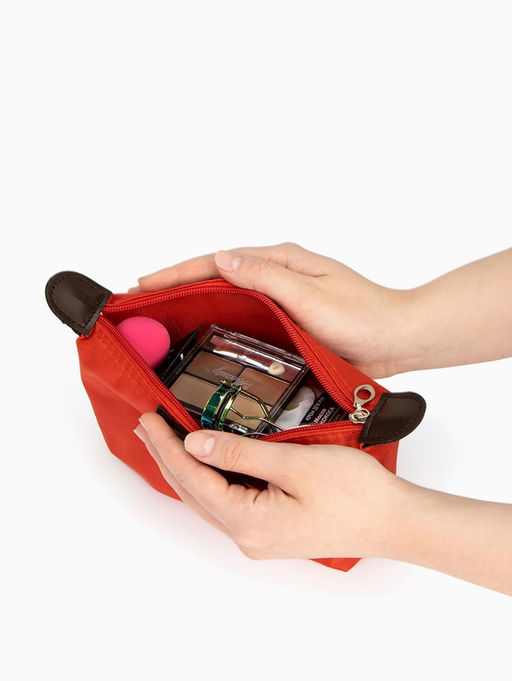 Косметичка простая на молнии, маленькая, красная