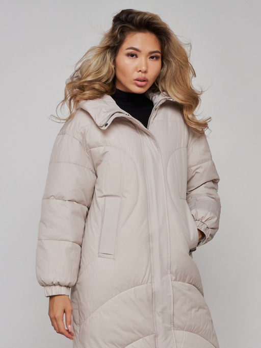 Пальто утепленное молодежное зимнее женское бежевого цвета 52323B - Holdluck фото 10
