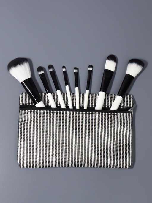 Набор кистей для макияжа SMOKY, 8 шт., чехол на молнии, белый, чёрный