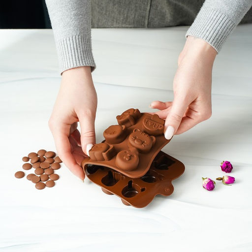 Цена за 2 шт. Форма для конфет и шоколада Доляна Животные. Любовь, силикон, 20.6?10.5?1.4 см, 15 ячеек, коричневая