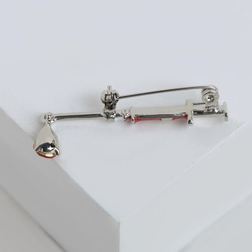 Брошь «Шприц» медицинский, цвет красный в серебре