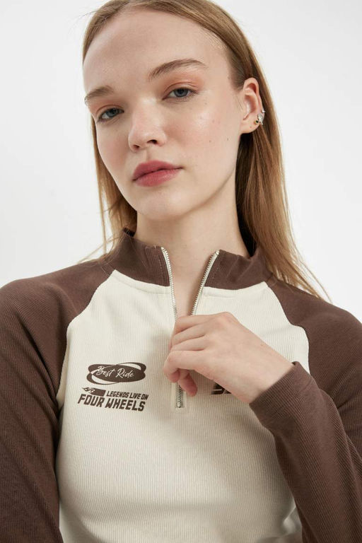 Женская крутая приталенная футболка в рубчик с половиной молнии с воротником-стойкой и цветным принтом, футболка с длинными рукавами - Defacto фото 5