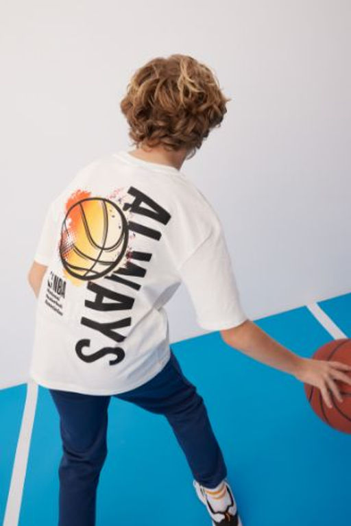 Erkek Cocuk NBA Wordmark Oversize Genis Kal?p Bisiklet Yaka K?sa Kollu Tisort
