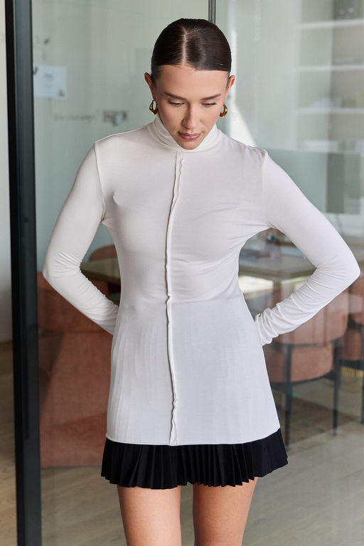 Водолазка облегающая с необработанными швами