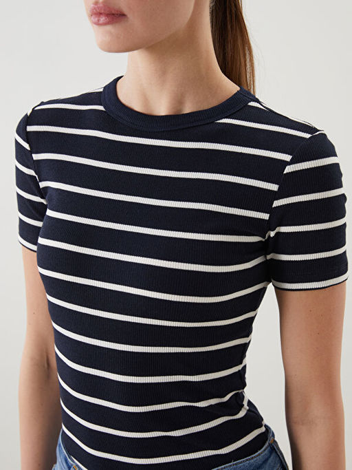 Bisiklet Yaka ?izgili Kad?n Ti??rt