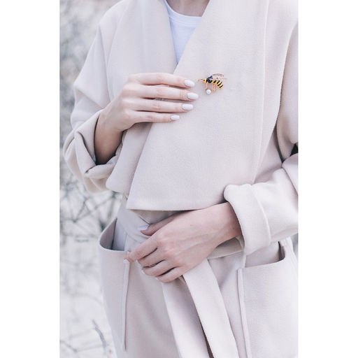 Брошь «Пчелка» с бусиной, цветная в золоте