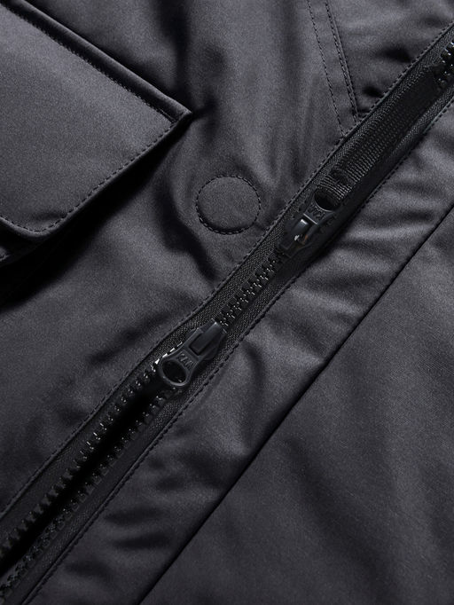 Куртка парка зимняя подростковая для мальчика с капюшоном и мехом черного цвета 9447Ch