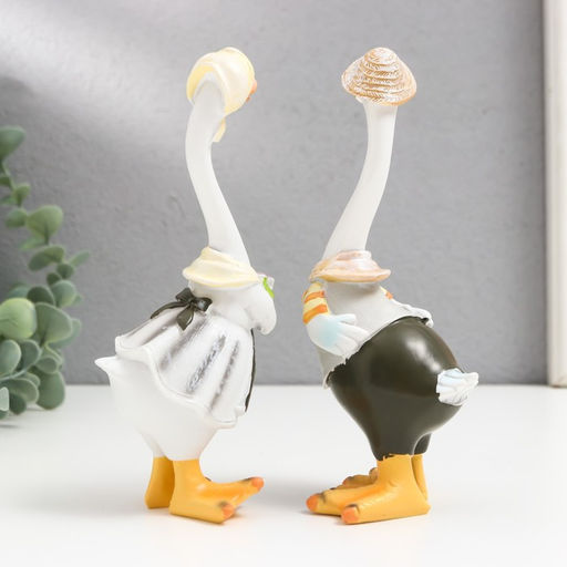 Набор фигурок полистоун «Гусь с гусыней», 2 шт., 16.5×7.5×6 см