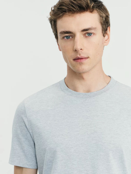 Базовая футболка slim fit / Zarina