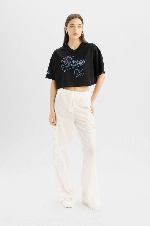 Крутая футболка оверсайз с V-образным вырезом и короткими рукавами с принтом - Defacto фото 3