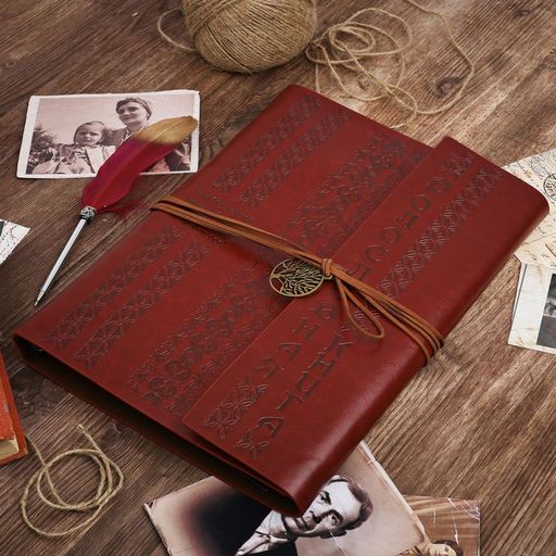 Родословная книга «Наш род», с пером, 56 листов, бордо, 35×25 см