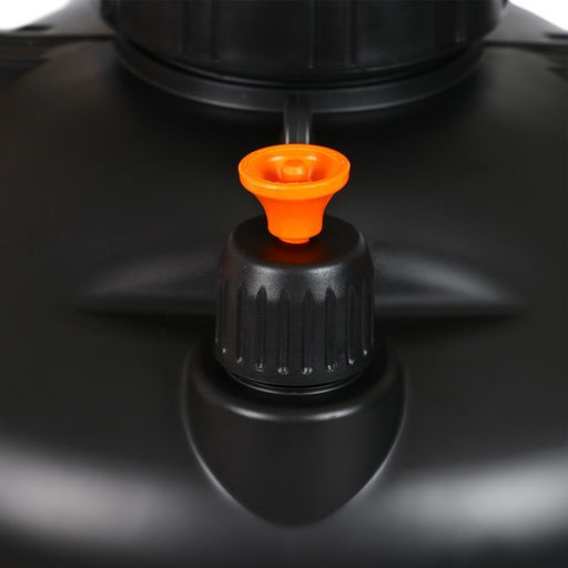 Опрыскиватель помповый, 5 л, термоусадка, пластиковый брандспойт, ОП-220, «Жук»