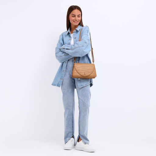 Сумка женская на клапане, цвет бежевый