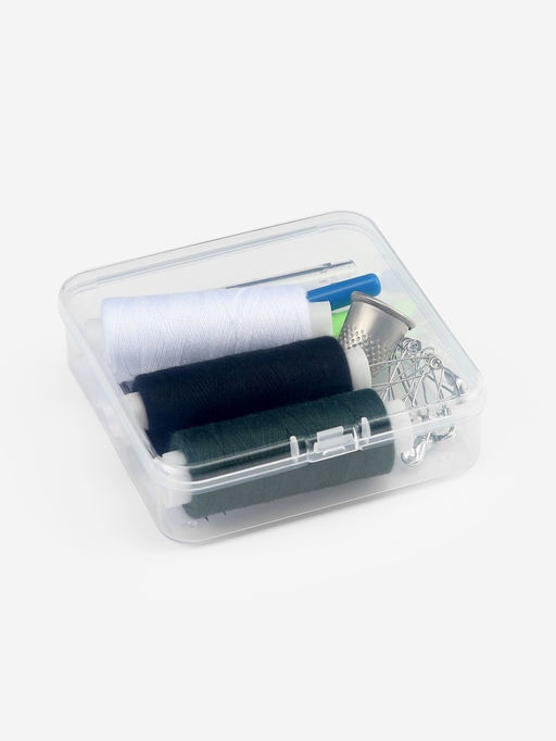 Швейный набор 31 предмет в пластиковой коробке 7,5*7,5*2,5 АУ
