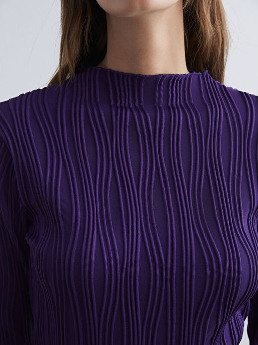 Dik Yaka Dokulu Kad?n Body