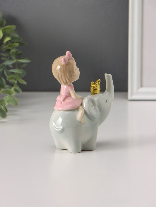 Фигурка «Девочка в розовом на слоне», 4.5×10.5×13 см