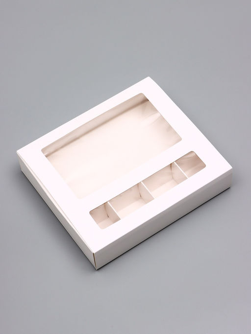 Цена за 2 шт. Коробка для 4 конфеты и шоколадку, 17.7×15.7×3.85 см Кондитерская упаковка