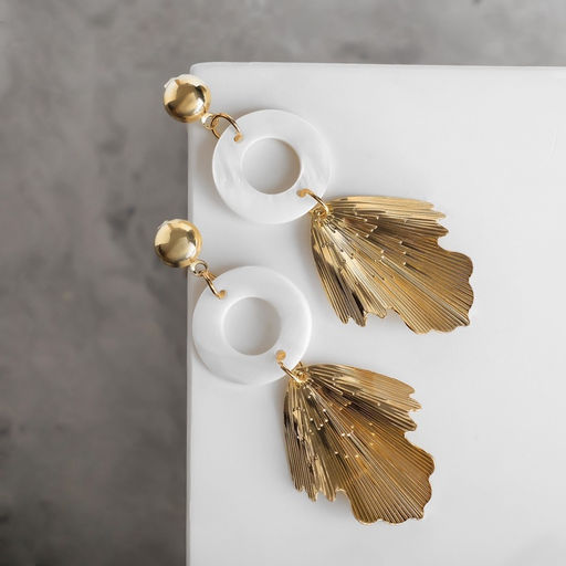 Серьги с перламутром «Сиа» листочек, цвет белый в золоте