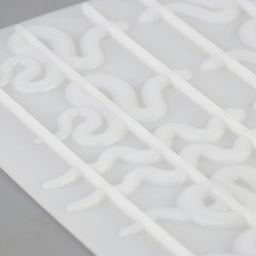 Молд силиконовый «Змейки» 16,5 х 14,8 х 1 см