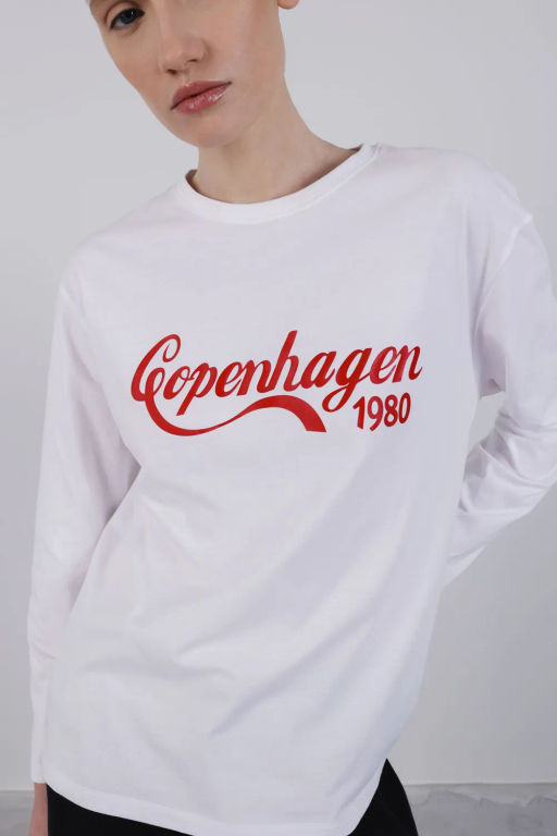 Белый лонгслив с красным принтом-надписью - Incity фото 4