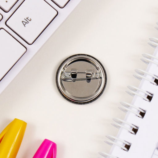 Набор значков на одежду, рюкзак, сумку Люблю, 3 шт., d=25 мм, закатные, 7?7 см