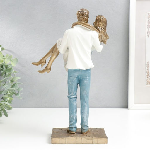 Сувенир полистоун "Влюблённые. Буду носить тебя на руках" бело-голубой под бронзу 26х9х16 см