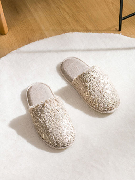 Pel?? Kad?n Ev Terli?i