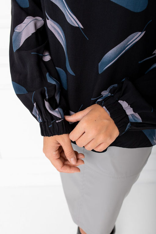 Блузка ТБ-93 перья на черном