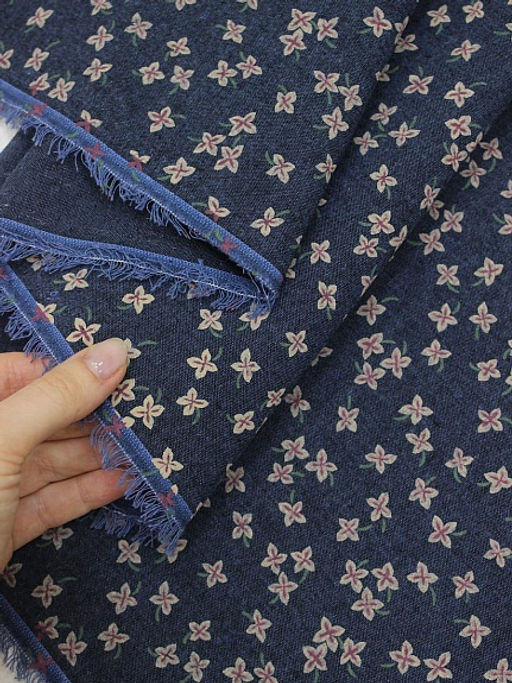 Плательный хлопок Россыпь четырехлистников на джинсово-синем меланже, ш.1.55м, хл-90%, вискоза-10% - Купава фото 2